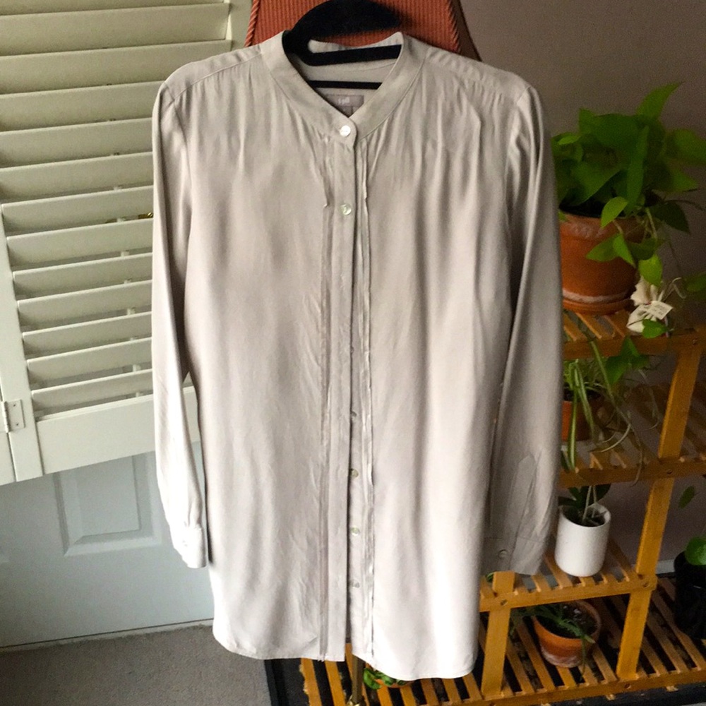 Silk silver tunic with shimmery tint